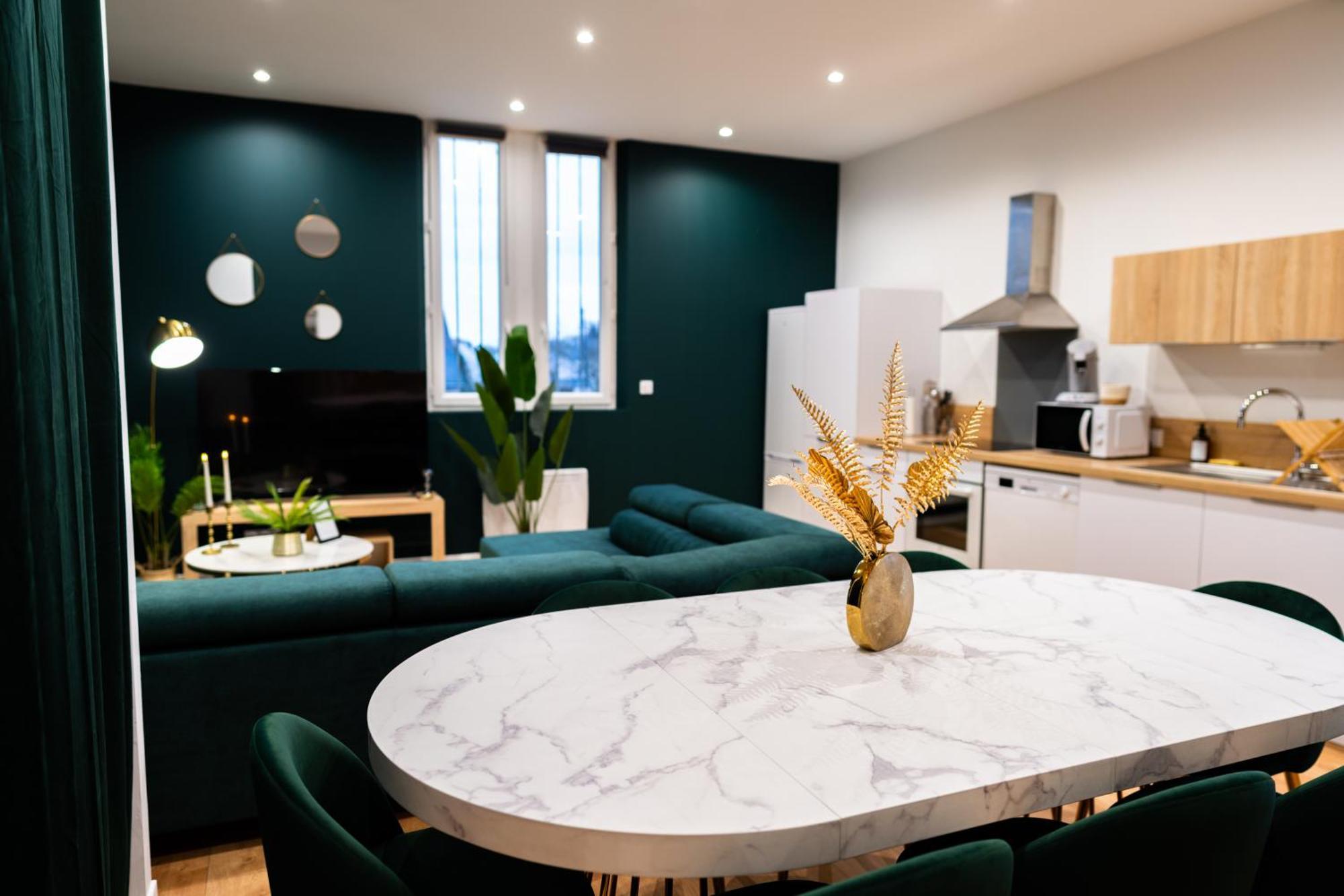 Grand Loft Familial 4 Chambres Avec Parking Prive Saumur Exterior foto