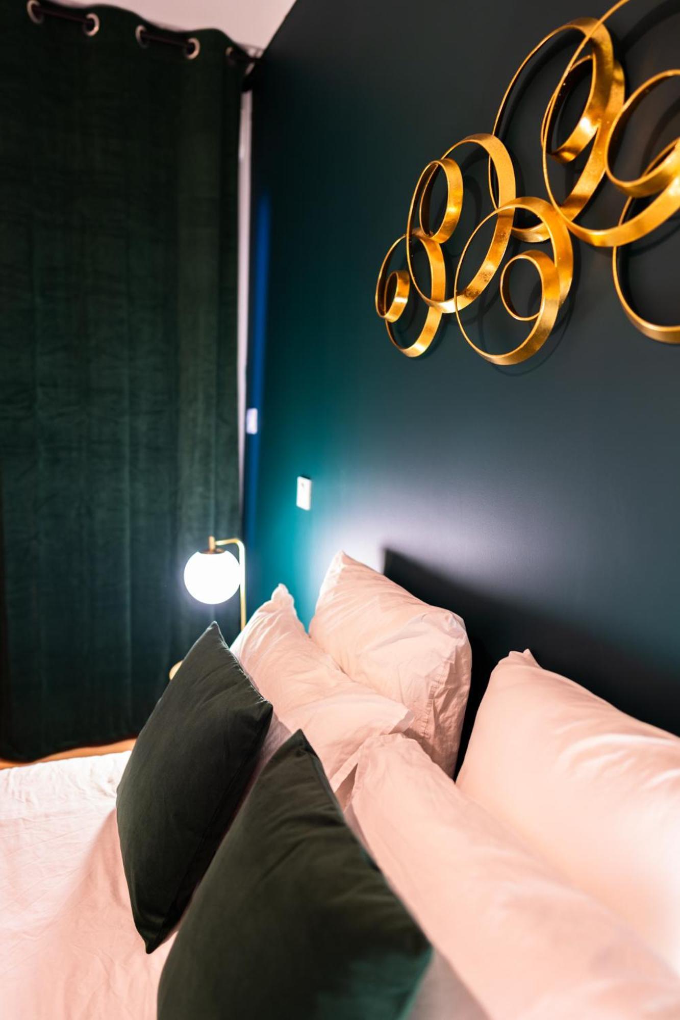 Grand Loft Familial 4 Chambres Avec Parking Prive Saumur Exterior foto